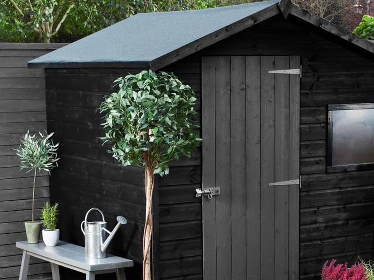 Shed Painting in Sevenoaks by Sevenoaks Painters, professional painters in Sevenoaks